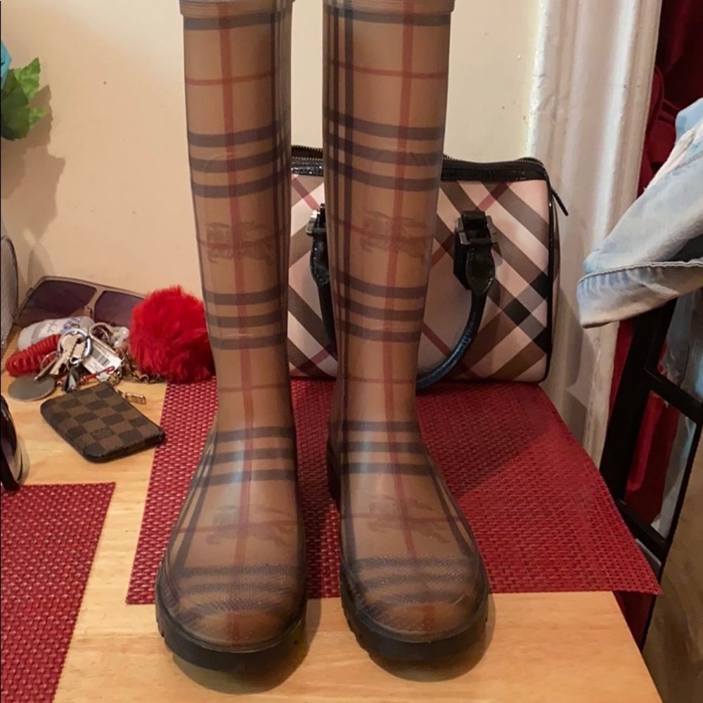 BURBERRY RAIN BOOTS